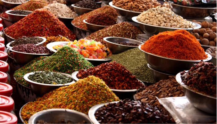 picture of a spice market