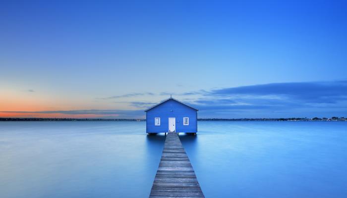 picture of a jetty into the sea